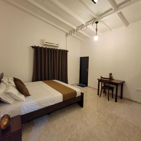 The Empyrean Airport Transit Hotel Katunayaka Esterno foto