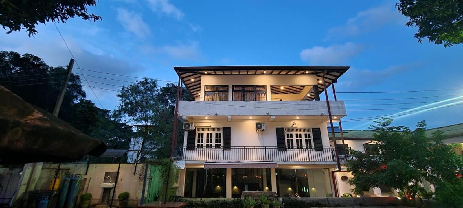 The Empyrean Airport Transit Hotel Katunayaka Esterno foto
