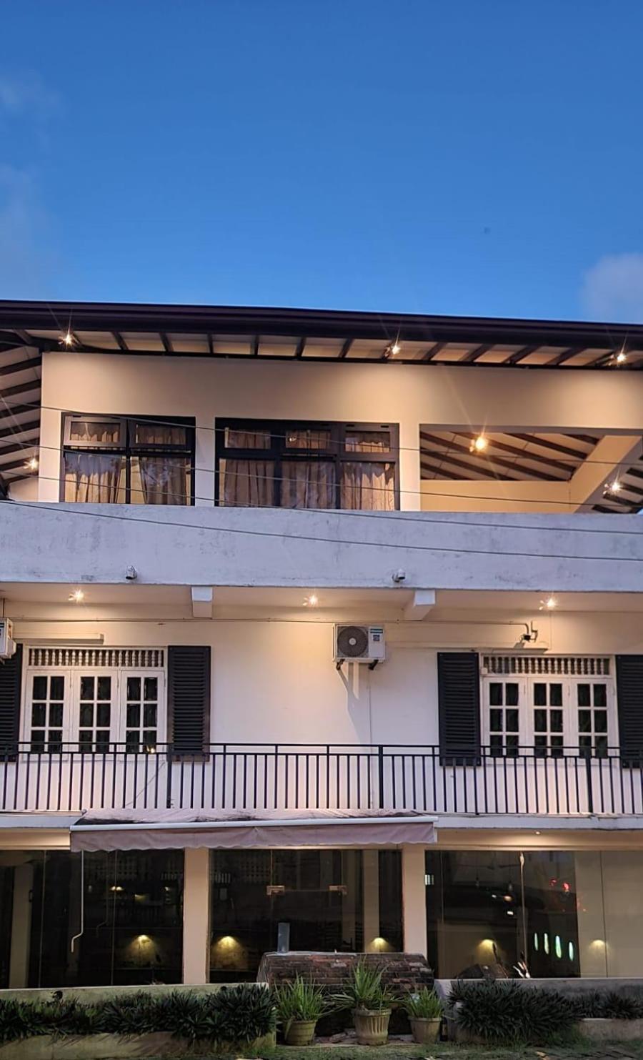 The Empyrean Airport Transit Hotel Katunayaka Esterno foto