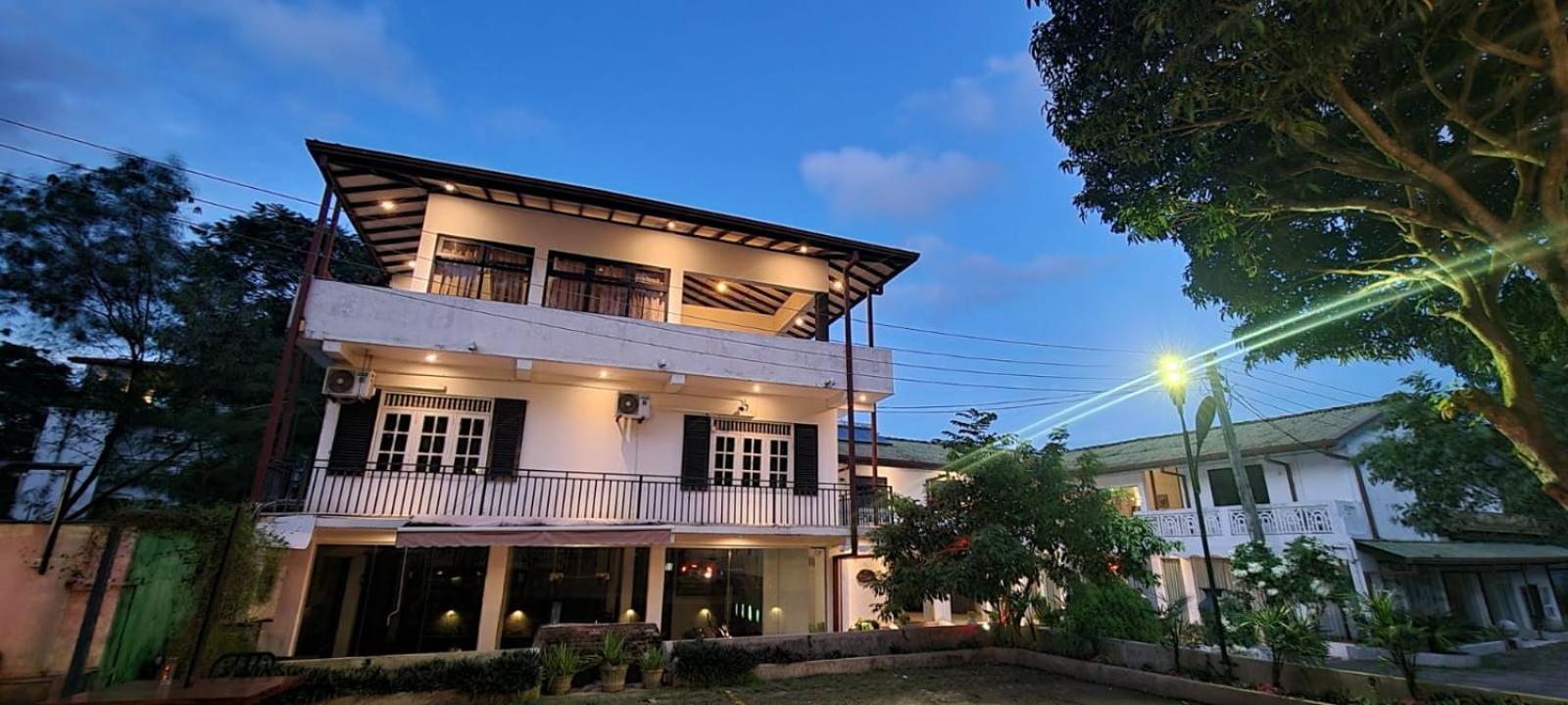 The Empyrean Airport Transit Hotel Katunayaka Esterno foto