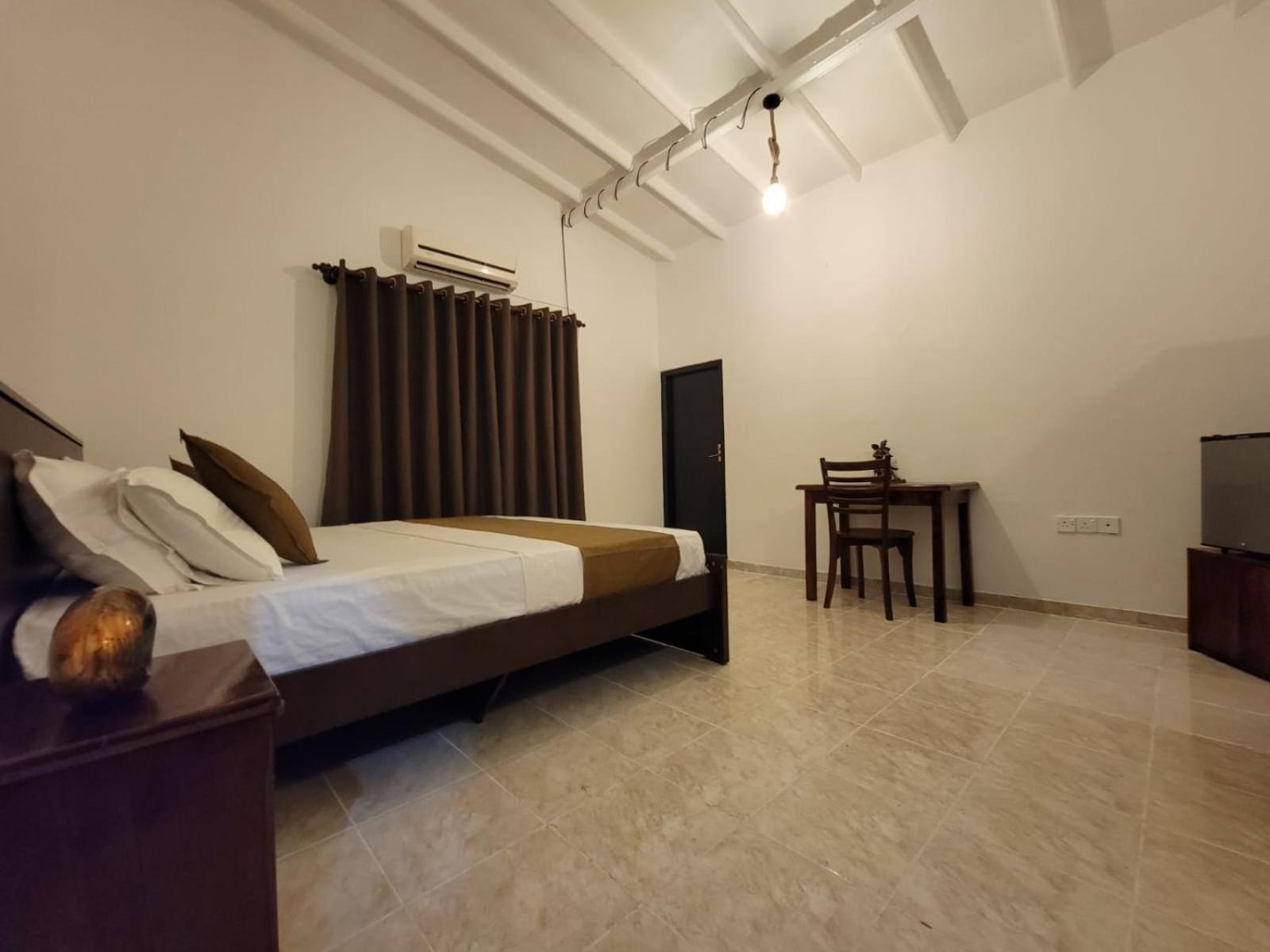 The Empyrean Airport Transit Hotel Katunayaka Esterno foto