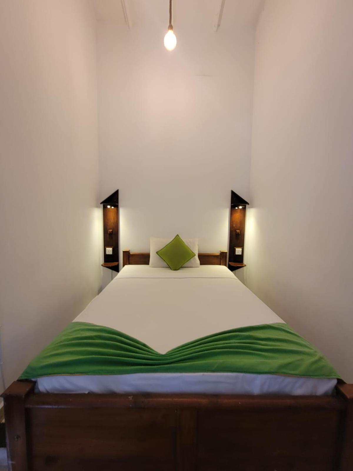 The Empyrean Airport Transit Hotel Katunayaka Esterno foto